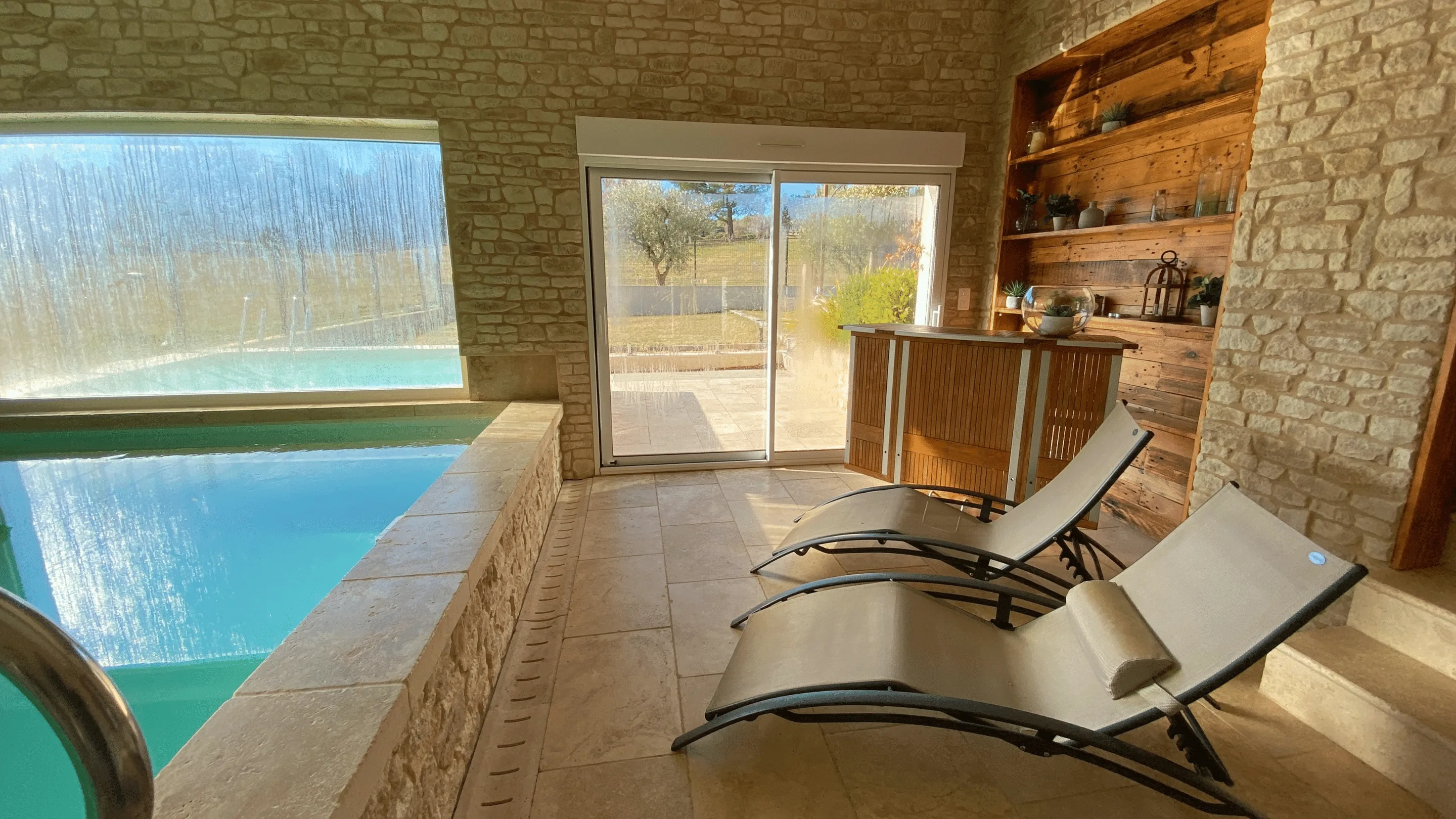 Piscine Intérieur Maison Puyloubier