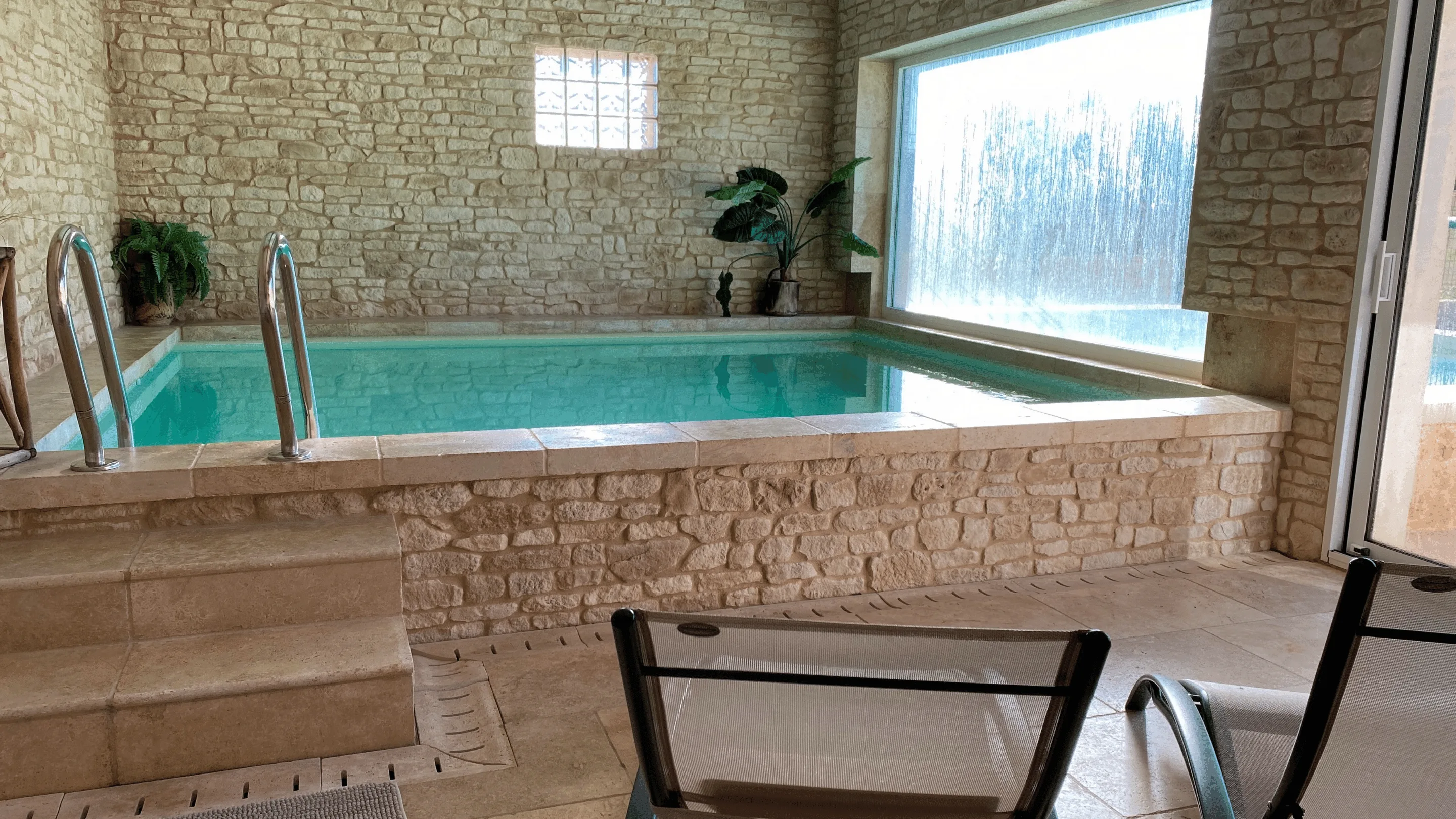 Piscine Intérieur Maison Puyloubier